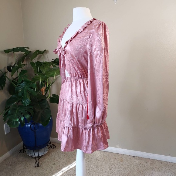 Speechless- Mauve Satin with floral print  Size M - Picture 5 of 6